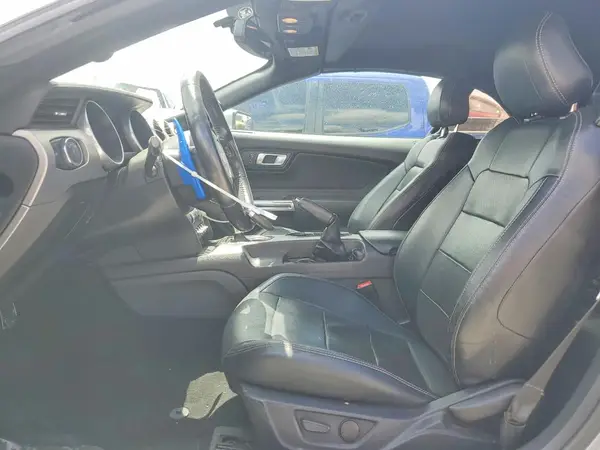 2020 FORD MUSTANG auction photo 7