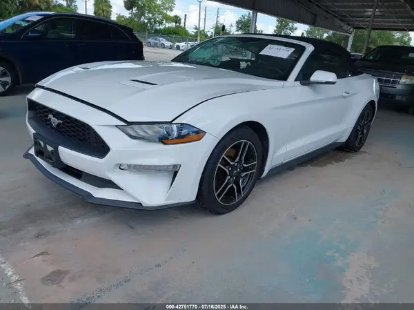 1FATP8UH4L5113356 2020 FORD MUSTANG - Image 2