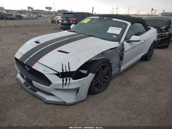 1FATP8UH4L5120002 2020 FORD MUSTANG - Image 2