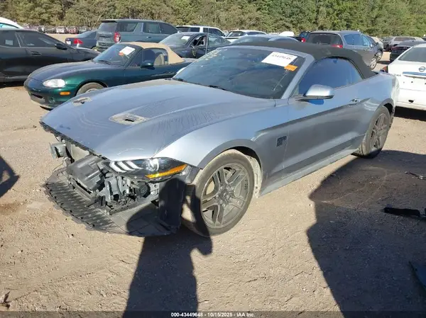 1FATP8UH4L5137124 2020 FORD MUSTANG - Image 2