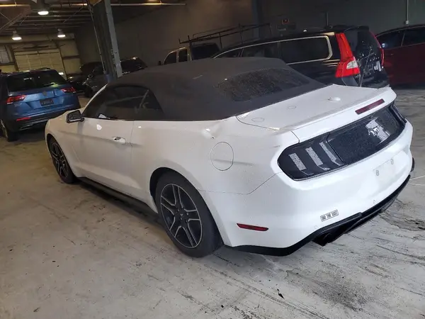 1FATP8UH4M5105176 2021 FORD MUSTANG - Image 2