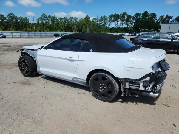 1FATP8UH4M5106165 2021 FORD MUSTANG - Image 2