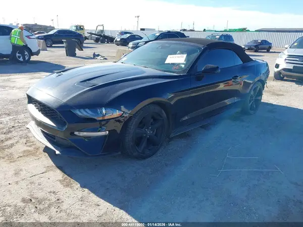 1FATP8UH4M5153146 2021 FORD MUSTANG - Image 2