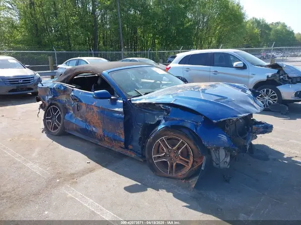 1FATP8UH4N5102828 2022 FORD MUSTANG - Image 1
