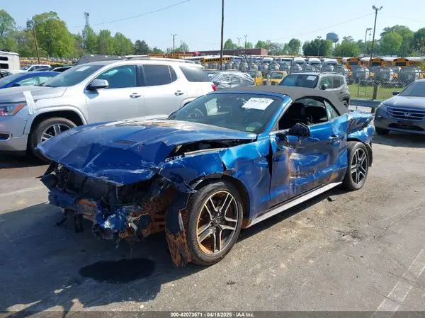 1FATP8UH4N5102828 2022 FORD MUSTANG - Image 2