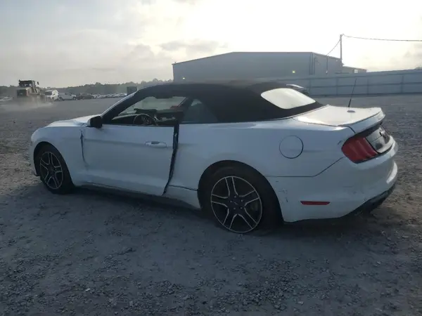 1FATP8UH4N5104241 2022 FORD MUSTANG - Image 2