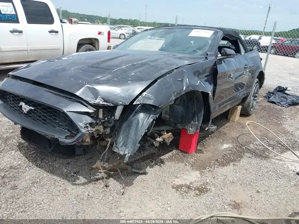 1FATP8UH4N5104370 2022 FORD MUSTANG - Image 2