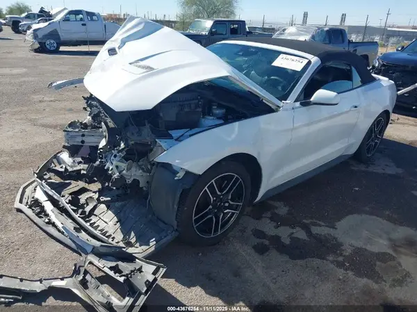 1FATP8UH4N5107558 2022 FORD MUSTANG - Image 2
