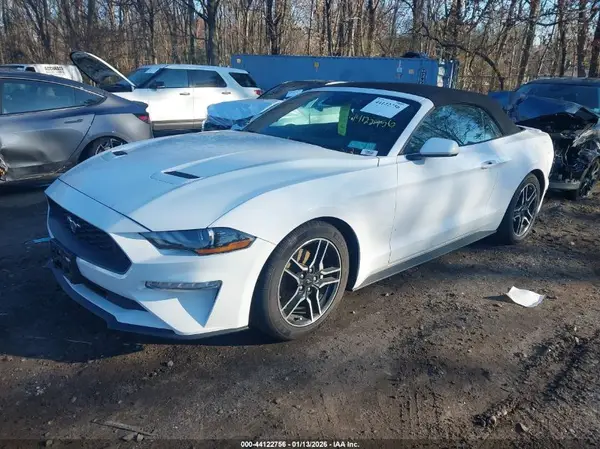 1FATP8UH4N5115823 2022 FORD MUSTANG - Image 2