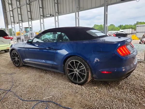 1FATP8UH4N5130113 2022 FORD MUSTANG - Image 2