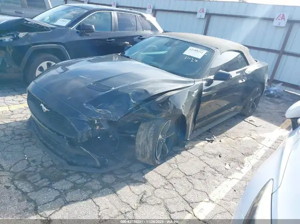 1FATP8UH4N5142004 2022 FORD MUSTANG - Image 2