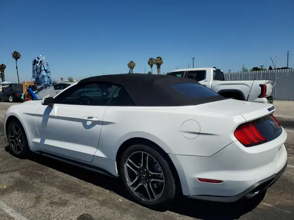 1FATP8UH4P5109409 2023 FORD MUSTANG - Image 2
