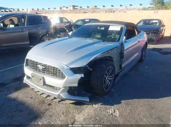 1FATP8UH5G5247363 2016 FORD MUSTANG - Image 2