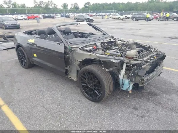 1FATP8UH5G5250733 2016 FORD MUSTANG - Image 1