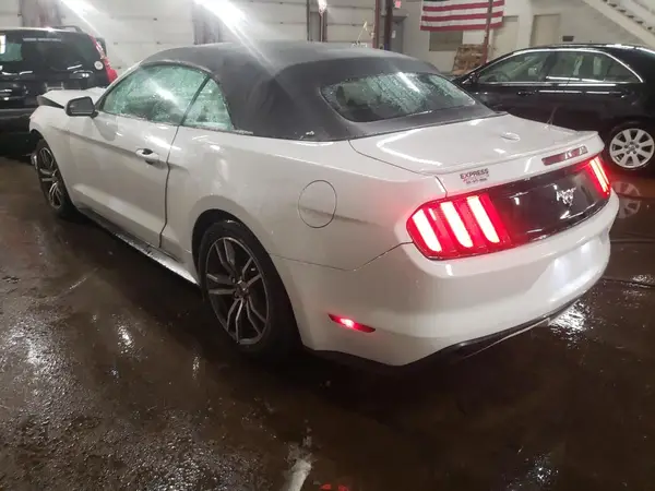 1FATP8UH5G5291332 2016 FORD MUSTANG - Image 2