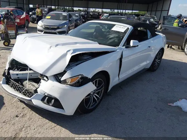 1FATP8UH5G5304841 2016 FORD MUSTANG - Image 2