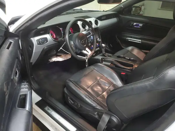 1FATP8UH5H5267338 2017 FORD MUSTANG - Image 8