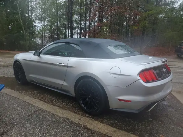 1FATP8UH5H5293793 2017 FORD MUSTANG - Image 2