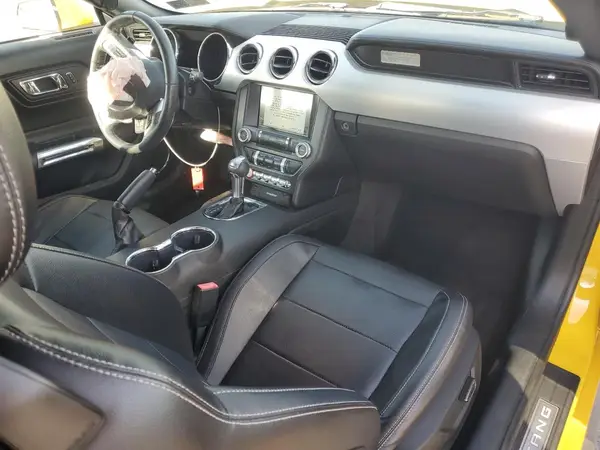 1FATP8UH5H5327215 2017 FORD MUSTANG - Image 8