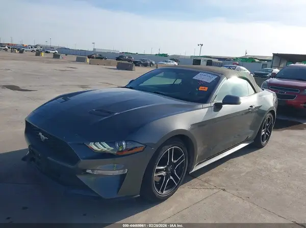 1FATP8UH5J5110124 2018 FORD MUSTANG - Image 2