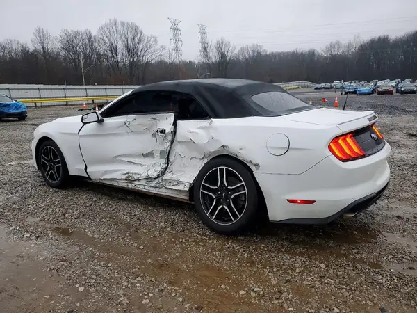 1FATP8UH5J5110205 2018 FORD MUSTANG - Image 2