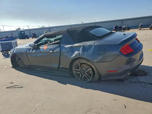 1FATP8UH5J5110334 2018 FORD MUSTANG - Image 2