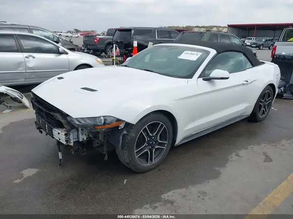 1FATP8UH5J5110933 2018 FORD MUSTANG - Image 2