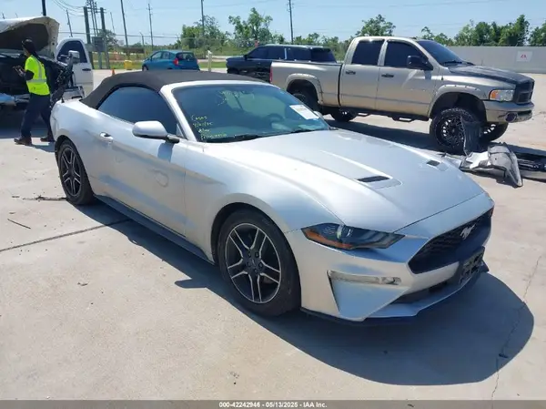 1FATP8UH5J5111337 2018 FORD MUSTANG - Image 1