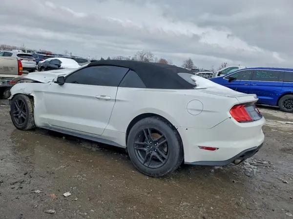 1FATP8UH5J5124122 2018 FORD MUSTANG - Image 2