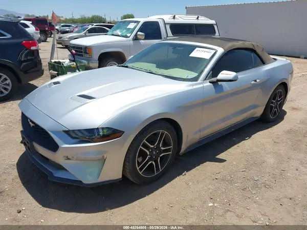1FATP8UH5J5132544 2018 FORD MUSTANG - Image 2