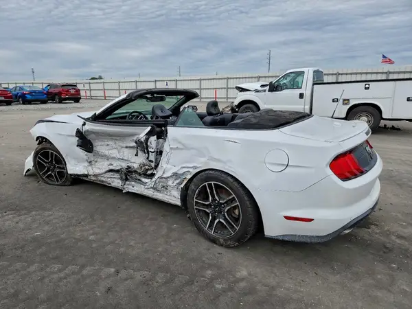 1FATP8UH5J5133015 2018 FORD MUSTANG - Image 2