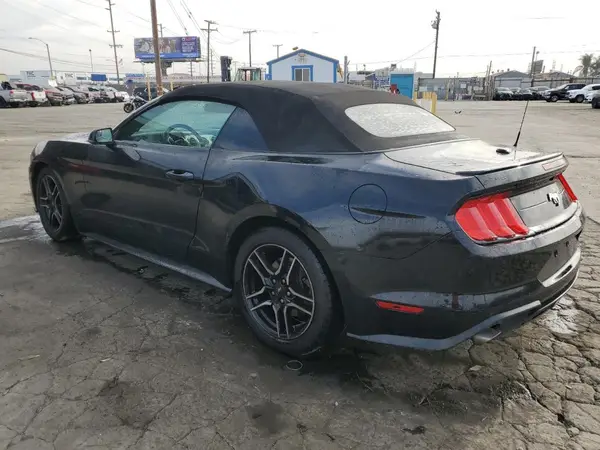 1FATP8UH5J5133368 2018 FORD MUSTANG - Image 2