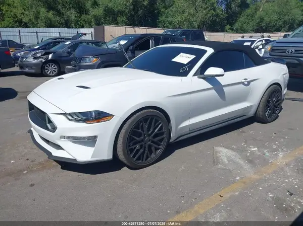 1FATP8UH5J5155256 2018 FORD MUSTANG - Image 2