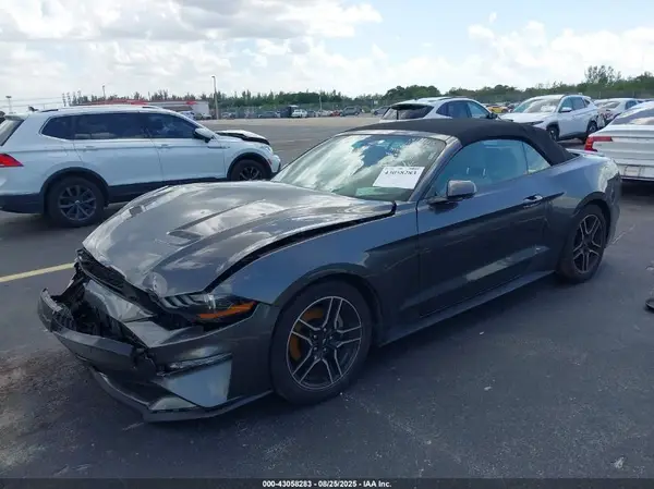 1FATP8UH5J5155628 2018 FORD MUSTANG - Image 2