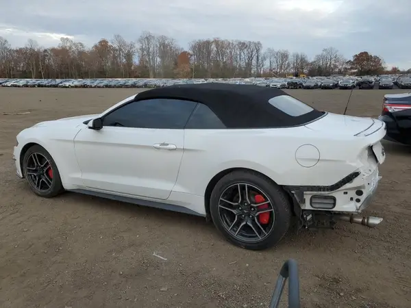 1FATP8UH5L5106075 2020 FORD MUSTANG - Image 2