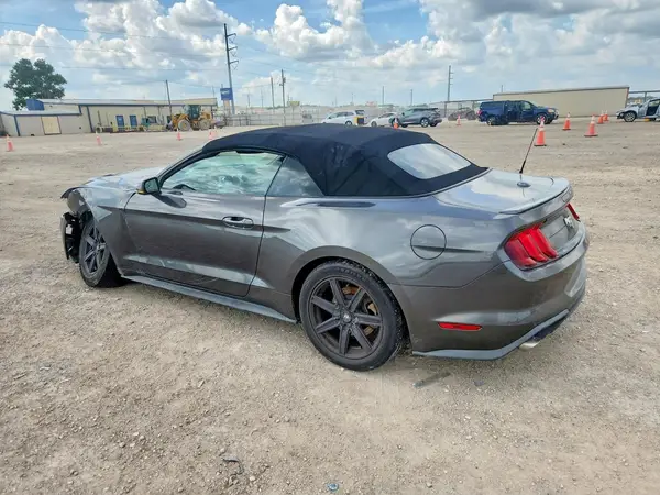 1FATP8UH5L5112989 2020 FORD MUSTANG - Image 2