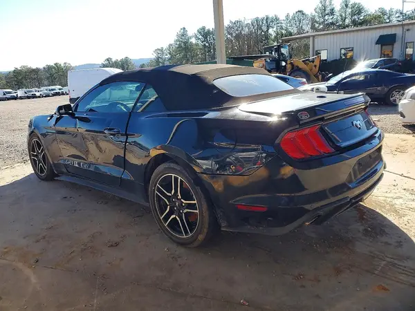 1FATP8UH5L5118713 2020 FORD MUSTANG - Image 2