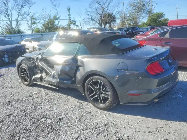 1FATP8UH5L5125757 2020 FORD MUSTANG - Image 2