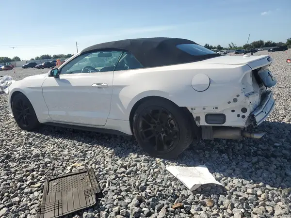1FATP8UH5L5139187 2020 FORD MUSTANG - Image 2
