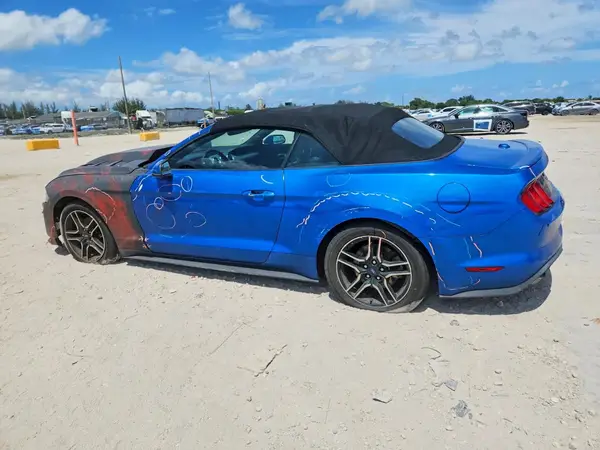 1FATP8UH5L5139755 2020 FORD MUSTANG - Image 2