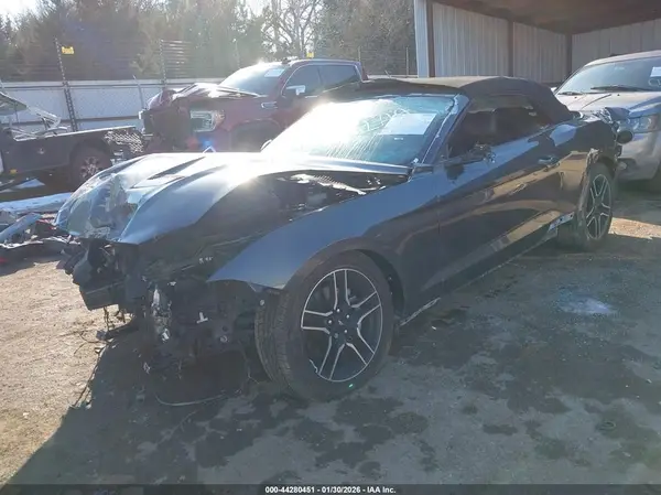 1FATP8UH5L5170021 2020 FORD MUSTANG - Image 2