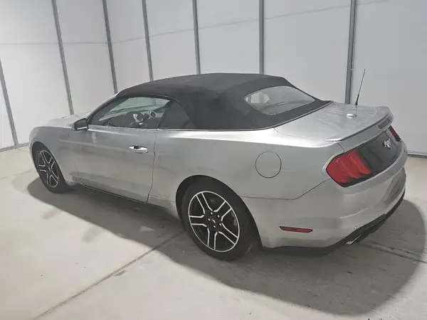 1FATP8UH5M5102318 2021 FORD MUSTANG - Image 2