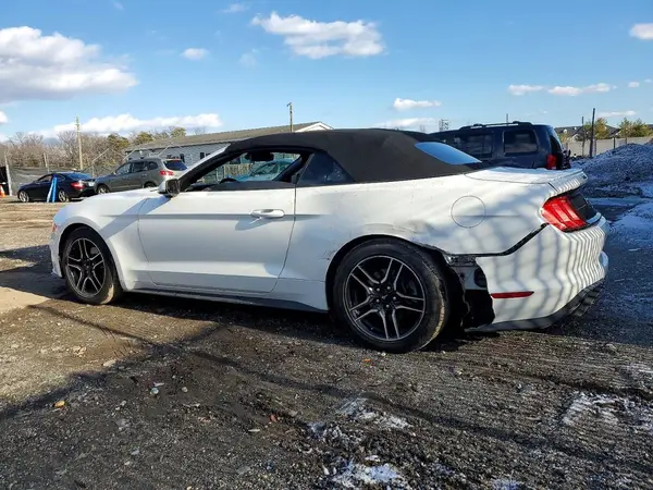 1FATP8UH5M5112234 2021 FORD MUSTANG - Image 2