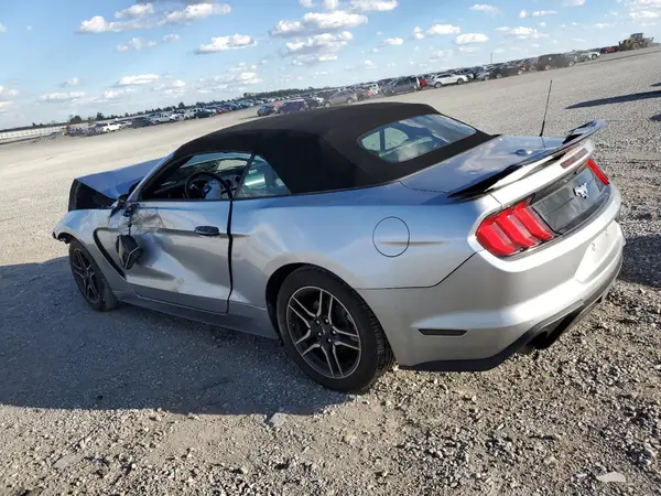 1FATP8UH5M5116168 2021 FORD MUSTANG - Image 2