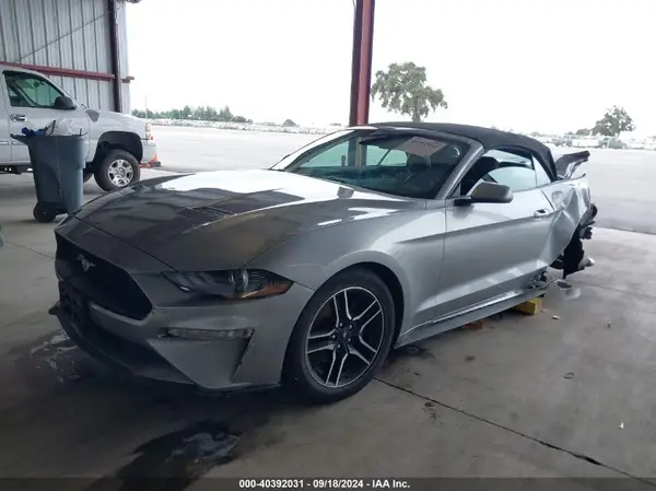 1FATP8UH5M5122584 2021 FORD MUSTANG - Image 2