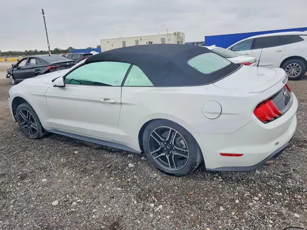 1FATP8UH5M5131110 2021 FORD MUSTANG - Image 2