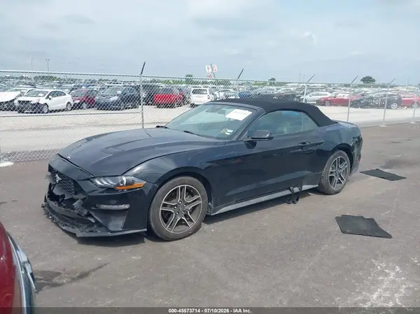 1FATP8UH5N5102076 2022 FORD MUSTANG - Image 2