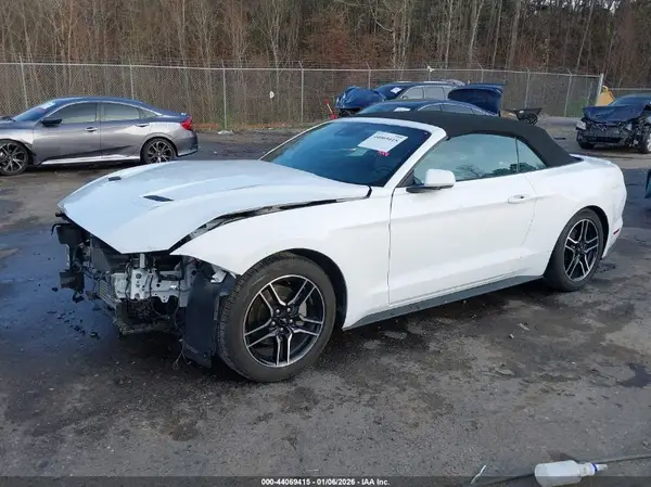 1FATP8UH5N5103583 2022 FORD MUSTANG - Image 2
