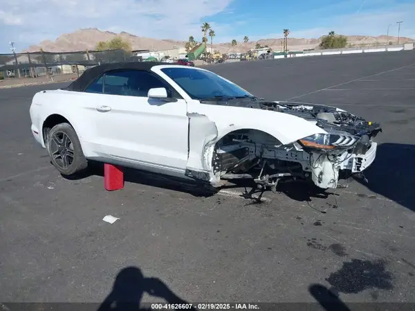 1FATP8UH5P5105188 2023 FORD MUSTANG - Image 1