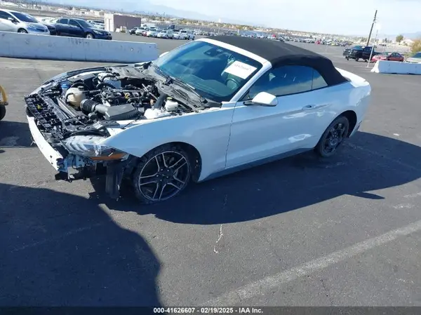 1FATP8UH5P5105188 2023 FORD MUSTANG - Image 2